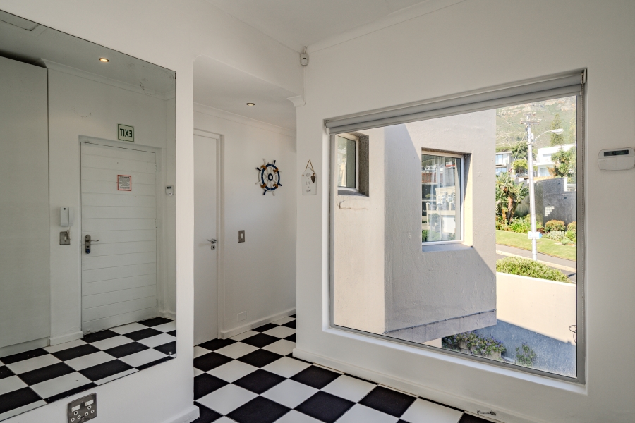 To Let 2 Bedroom Property for Rent in Camps Bay Western Cape